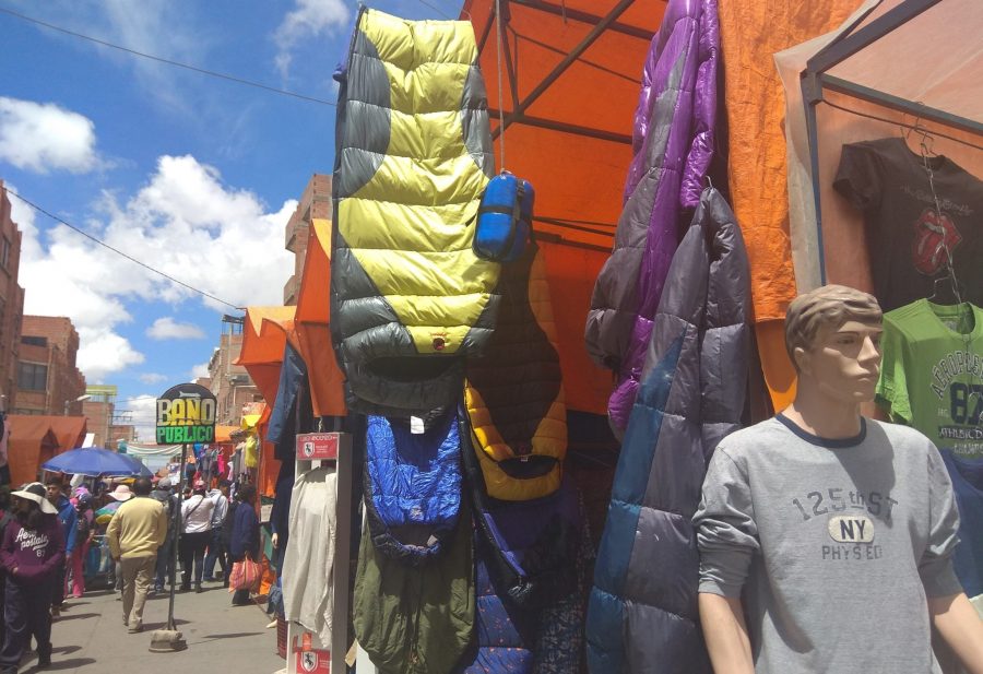 Sector ropa usada de la Feria 16 de Julio El Alto Digital